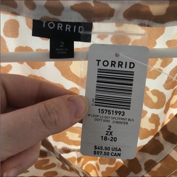 Torrid Georgette Blouse White Leopard NEW - Picture 6 of 11